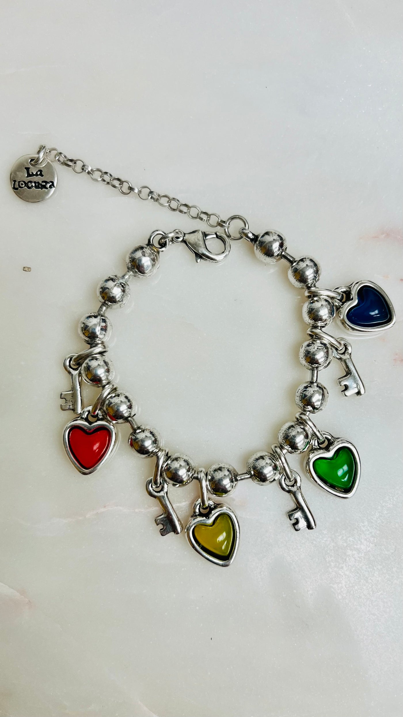 Pulsera estilo militar con corazones " Love Key " de La Locura De Marnie